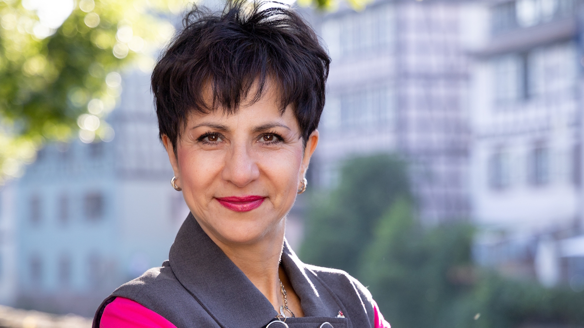 Contact SHOKO at EXPERTIMO for your exclusive French Buyer Representation