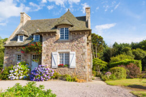 International buyers purchasing property in France with guidance
